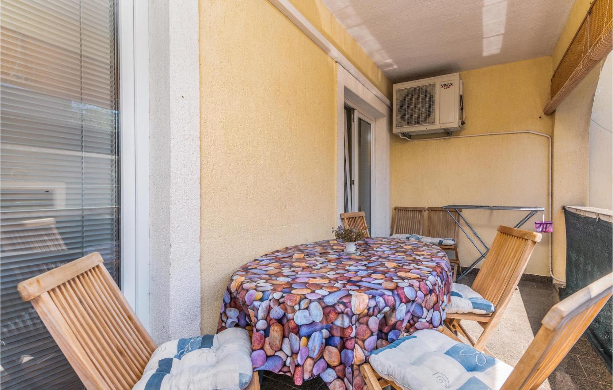 Beautiful Apartment In Pinezici With Wifi المظهر الخارجي الصورة